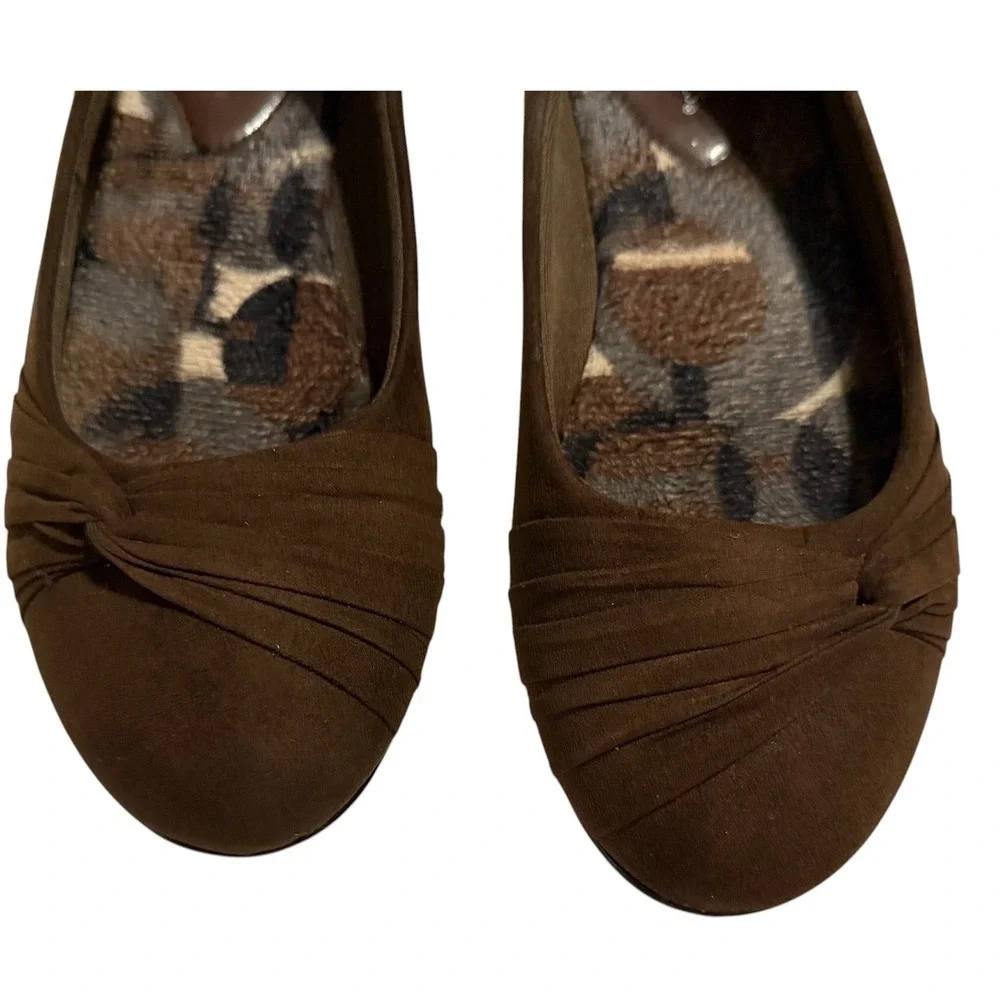 Hot Cakes Womens Brown Faux Suede Pleated Knot Round Toe Ballet Flats Size 9.5